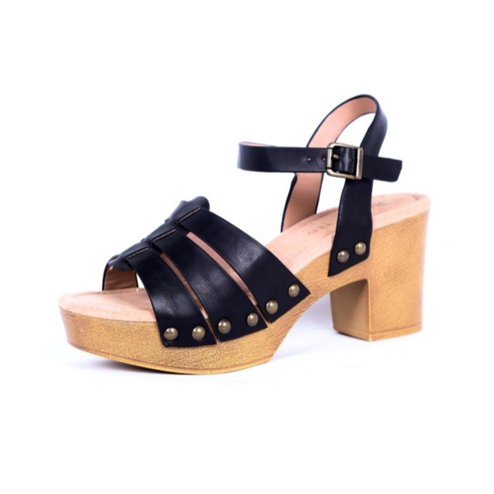 Restricted | open toe clogs